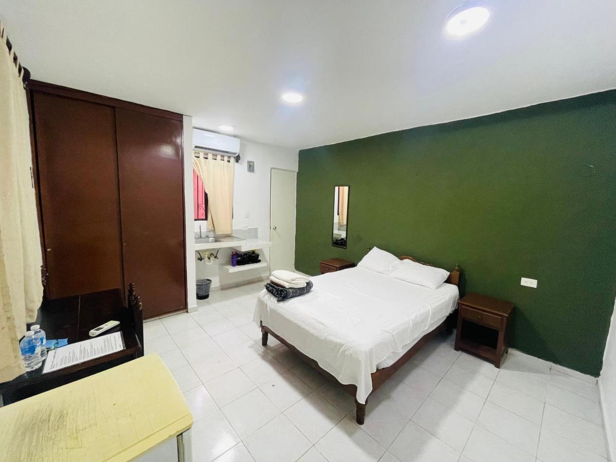 Calaveritas Rooms Плая дел Кармен Екстериор снимка