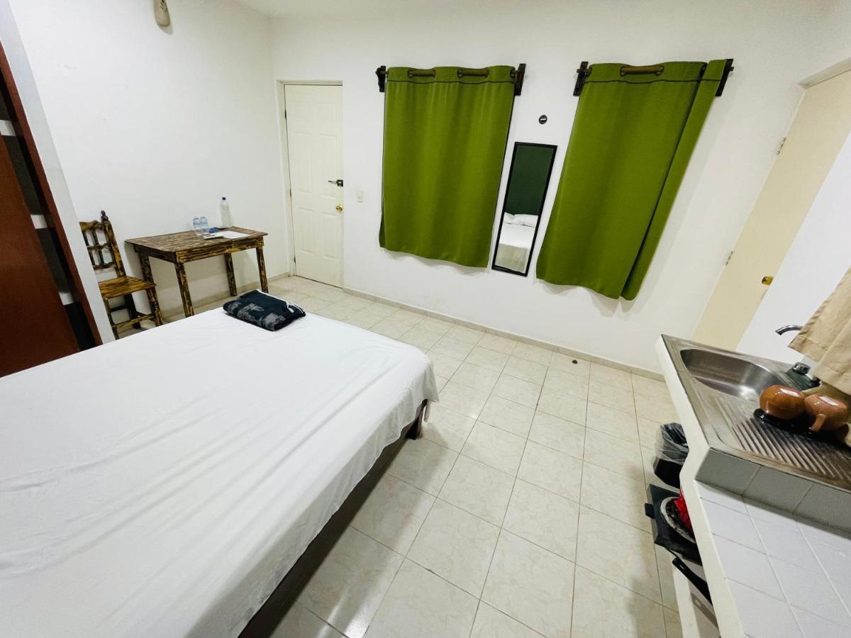 Calaveritas Rooms Плая дел Кармен Екстериор снимка